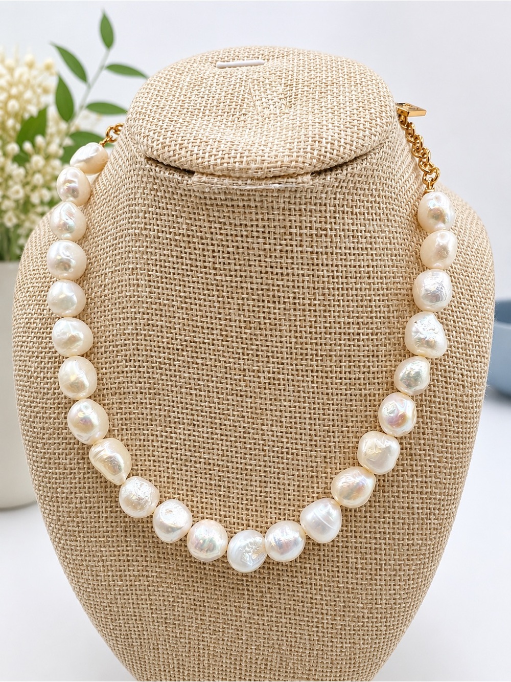 Laundry by Shelli Segal Faux Pearl Statement Necklace (LR111/5)
